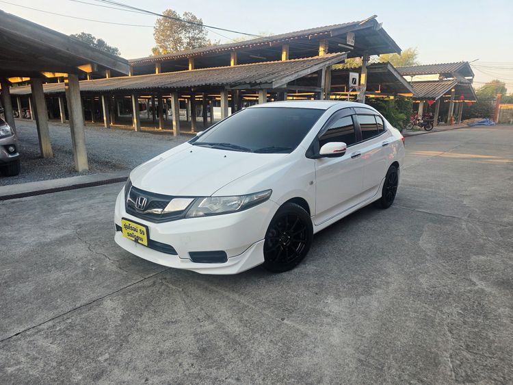 Honda City 2013 1.5 V i-VTEC Modulo Sedan เบนซิน ไม่ติดแก๊ส เกียร์อัตโนมัติ ขาว รูปที่ 2