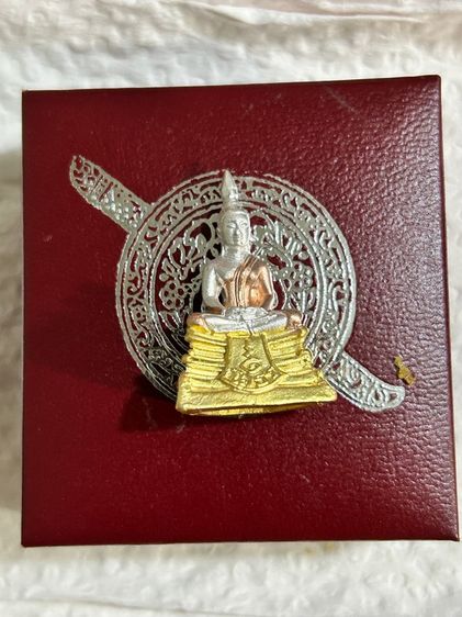 หลวงพ่อโสธรรุ่นกรมตำรวจ 80 ปีพร้อมกล่องเดิมกล่องหนังราคาองละ 650 บาทรวมส่งเก็บปลายทาง รูปที่ 3