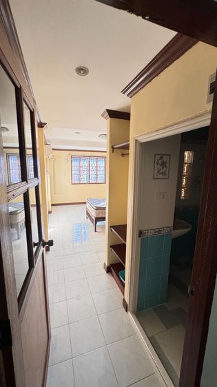 มีบางส่วน อื่นๆ สร้างเสร็จก่อน 2010 ให้เช่าทาวน์โฮมหลังใหญ่ 5 ห้องนอน ติด BTS พหลโยธิน 59 (100 เมตร) ใกล้ห้าง ใกล้ตลาด ครบจบในที่เดียว รูปที่ 4