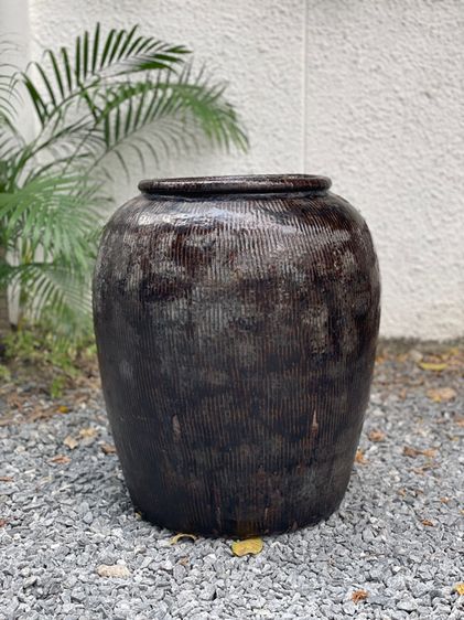 โอ่งเสี้ยนตาลเก่าโบราณ