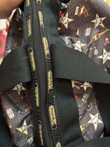 กระเป๋า LeSportsac ลาย Hollywood (Rare Print) สภาพดี พร้อมใช้งาน รูปที่ 8