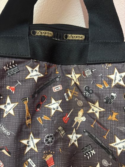 กระเป๋า LeSportsac ลาย Hollywood (Rare Print) สภาพดี พร้อมใช้งาน รูปที่ 10