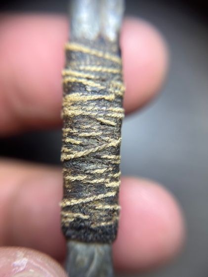 เปิดตะกรุดไม่ทราบที่ยาว 1.8 นิ้ว (มีสินค้าหลายรายการกดเข้ามาดูในโปรไฟล์ได้เลยครับ) รูปที่ 6