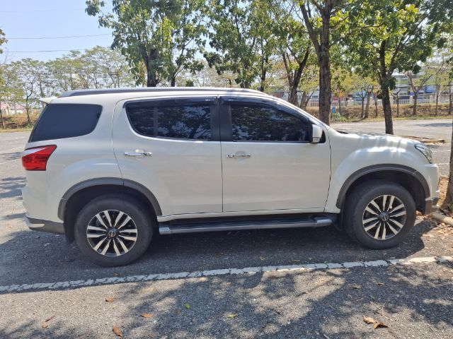 Isuzu MU-X 2018 1.9 The Iconic Utility-car ดีเซล ไม่ติดแก๊ส เกียร์อัตโนมัติ ขาว รูปที่ 4