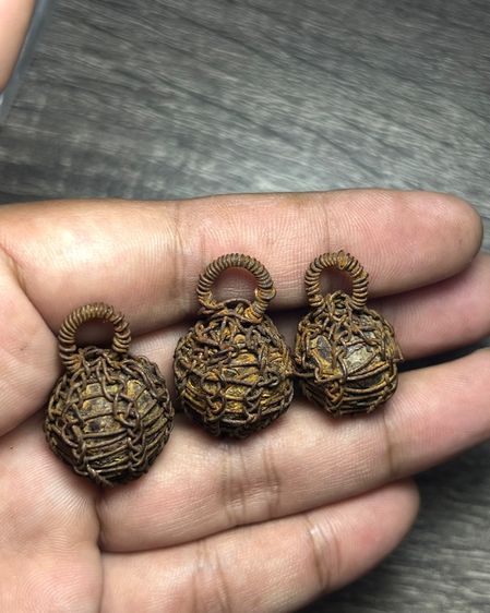 ลูกอมยกชุดสามลูกไม่ทราบที่ (มีสินค้าหลายรายการกดเข้ามาดูในโปรไฟล์ได้เลยครับ) รูปที่ 4