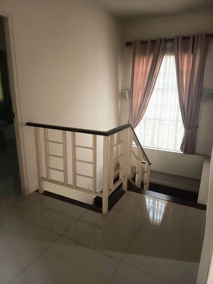 อื่นๆ มีบางส่วน 2012 ไม่ใช่ ขายบ้าน โครงการคุณาสิริ บางบัวทอง เนื้อที่ 44.6 ตารางวา 3 ห้องนอน 3 ห้องน้ำ จอดรถได้ 2 คัน ใกล้แหล่งอำนวยความสะดวก
 รูปที่ 4