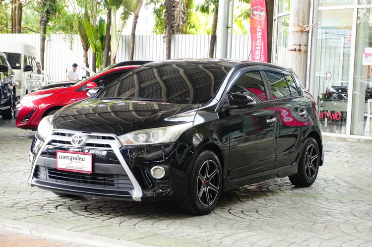 รถ Toyota Yaris 1.2 G สี ดำ