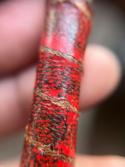 ตะกรุดตะกั่วยาว 3.8 นิ้วลงรักชาติแดงมันมันไม่ทราบที่(มีสินค้าหลายรายการกดเข้ามาดูในโปรไฟล์ได้เลยครับ)