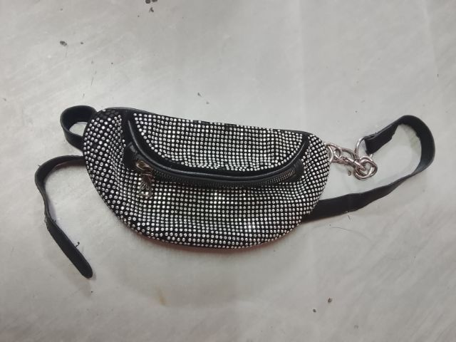 คล้องไหล่