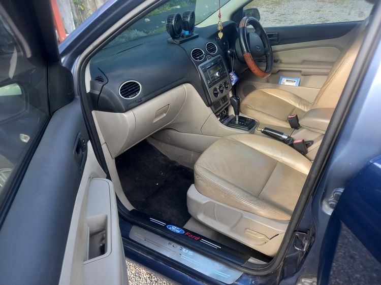 Ford Focus 2006 1.8 Ghia Sedan เบนซิน เกียร์อัตโนมัติ น้ำเงิน รูปที่ 4