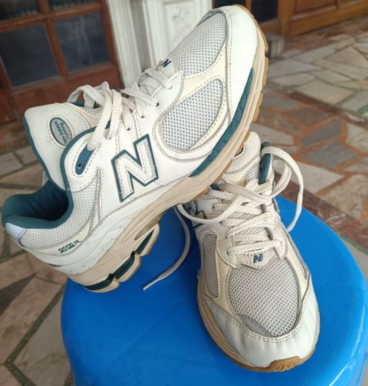ขาย New balance 2002R สี ขาว เขียว size 42.5-270mm ของแท้ สภาพสวย นิยม