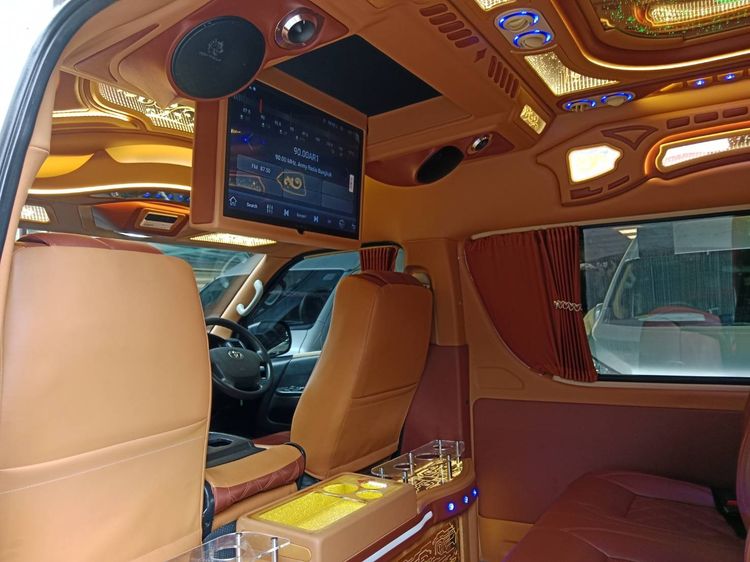 Toyota Commuter 2019 3.0 Van ดีเซล ไม่ติดแก๊ส เกียร์ธรรมดา เทา