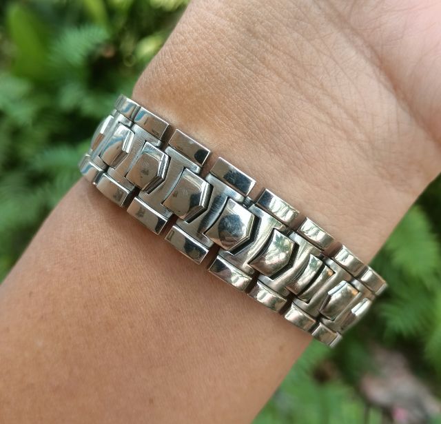 Vintage Philippe Charriol Columbus Thank Quartz stainless Silver ระบบถ่าน เดินปรกติ สายกำไลทรงเหลี่ยม สีเลสออกเนื้อเงิน ขนาด 30x39 (w.h.)  รูปที่ 3