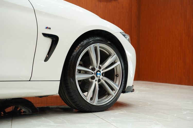 BMW Series 4 2015 420d Sedan ดีเซล เกียร์อัตโนมัติ ขาว รูปที่ 4
