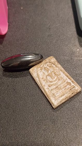 พระสมเด็จแม่เหล็กดูดติด