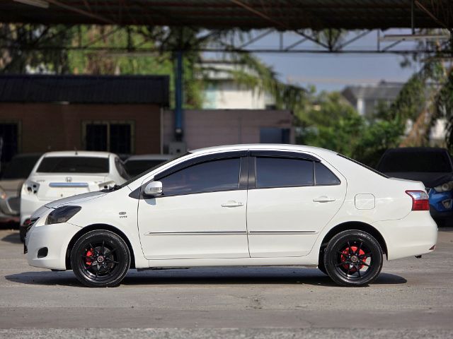 Toyota Avanza 2013 1.5 E Limited Sedan เบนซิน ไม่ติดแก๊ส เกียร์อัตโนมัติ ขาว รูปที่ 4