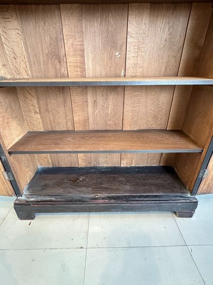 ตู้โชว์ไม้จริงสไตล์วินเทจ 2 บานเปิด 4 ชั้นวาง โครงขาไม้จริงสีน้ำตาลเข้ม  รูปที่ 15