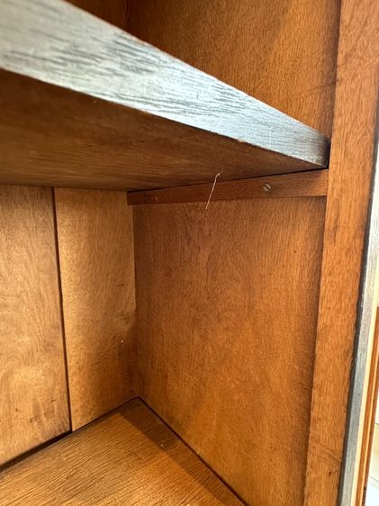 ตู้โชว์ไม้จริงสไตล์วินเทจ 2 บานเปิด 4 ชั้นวาง โครงขาไม้จริงสีน้ำตาลเข้ม  รูปที่ 14