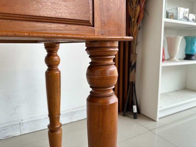 โต๊ะทำงานไม้สัก สไตล์วินเทจ 2 ลิ้นชัก ขากลึงกลมสีน้ำตาล รูปที่ 12