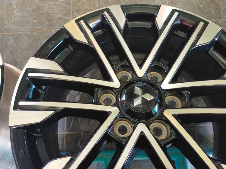 แม็กมิตซู ขอบ18 สีเดิม มีรอยตามการใช้งาน ไม่มีรอยเบียดหนัก ไม่ดุ้งไม่คดไม่แตก ไม่ซ่อม ใส่ triton ปาเจ รูปที่ 6