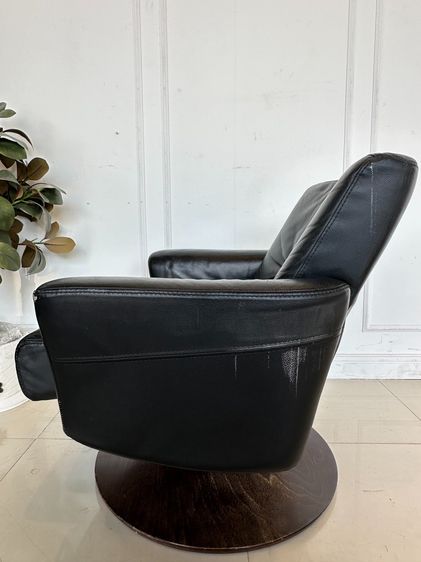 เก้าอี้อาร์มแชร์ พร้อมสตูล เบาะหนัง PU สีดำ หมุนได้ 360 องศา รูปที่ 6