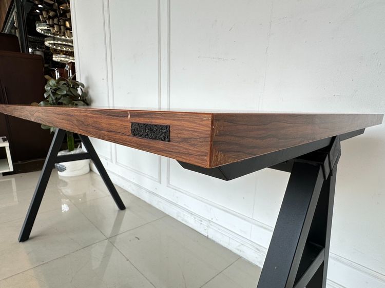 โต๊ะทำงาน ท็อปไม้ MDF ปิดผิวลายไม้สีน้ำตาล โครงขาเหล็กสีดำ รูปที่ 6