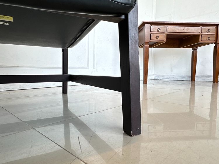 เก้าอี้อาร์มแชร์ แบรนด์ INDEX เบาะหนัง PU สีดำ รูปที่ 13