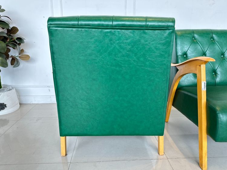 เก้าอี้อาร์มแชร์ เบะหนัง PU สีเขียว โครงขาไม้สนสีบีช รูปที่ 5