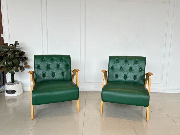 เก้าอี้นวม/เก้าอี้มีที่เท้าแขน หนังเทียม เก้าอี้อาร์มแชร์ เบะหนัง PU สีเขียว โครงขาไม้สนสีบีช