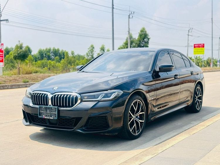 รถ BMW Series 5 530e สี ดำ