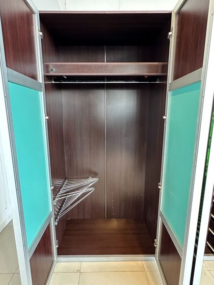 ตู้เสื้อผ้า 4 บานเปิด 4 ลิ้นชัก หน้าบานกระจกเงาครึ่งตัว โครงไม้ MDF สีน้ำตาล รูปที่ 11