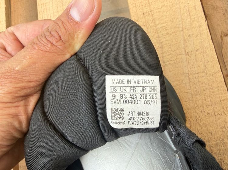 Adidas ส่งต่อครับใช้เองเบอร์42.5พื้นเต็มๆ รูปที่ 6
