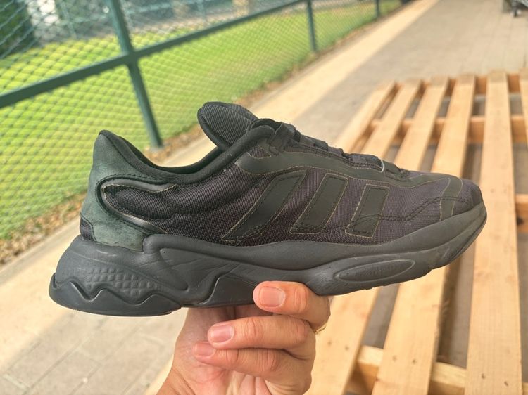 Adidas ส่งต่อครับใช้เองเบอร์42.5พื้นเต็มๆ รูปที่ 2