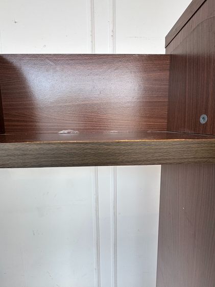 ตู้โชว์ แบรนด์ KEEP โครงไม้ MDF สีน้ำตาล มือจับพลาสติก  รูปที่ 10