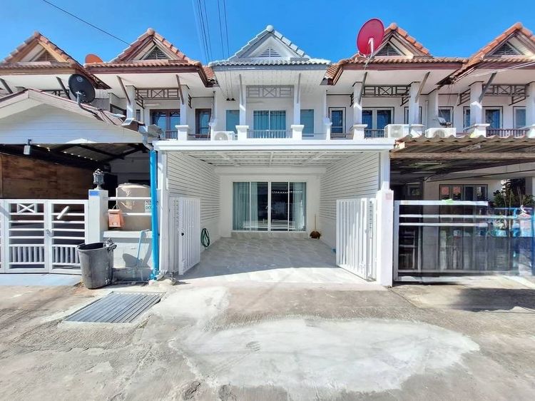 ขายทาวน์เฮาส์สองชั้น – หมู่บ้านสิรินดา