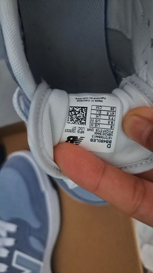 ขาย NB มือหนึ่งไม่เคยใส่ป้ายครบกล่องครบ สั่งมาจากเกาหลีผิดไซร์ no.41.5 รูปที่ 4