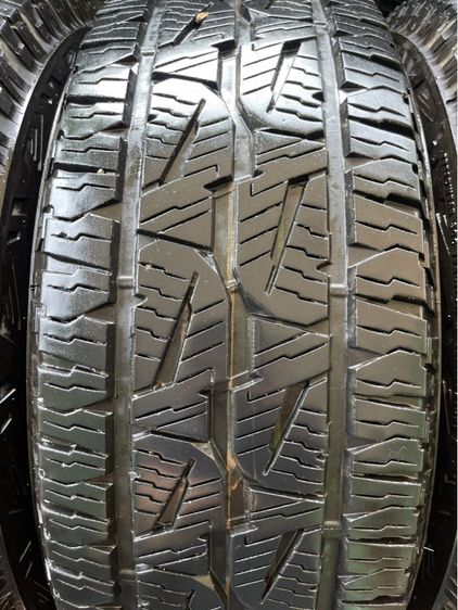 ยาง Bridgestone AT แก้มขาว 265 70 16 ปี 25 ชุดละ 8900 บาทคะ  ยางสวยจัดสภาพ รูปที่ 2