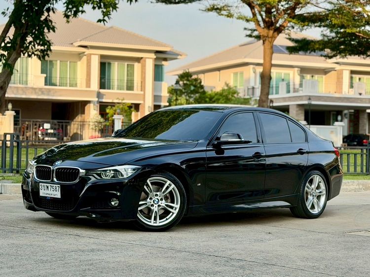 รถ BMW Series 3 320d สี ดำ