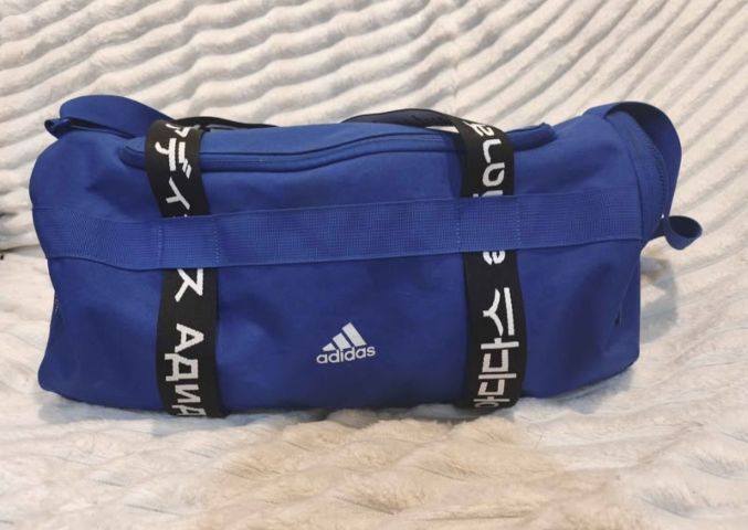 กระเป๋า adidas