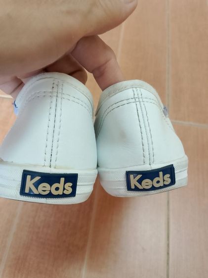 รองเท้าผ้าใบหนังแท้ KEDS