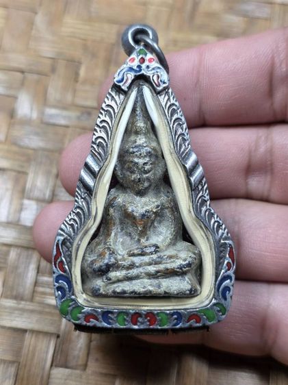 พระยอดธงเนื้อชินเก่าๆ