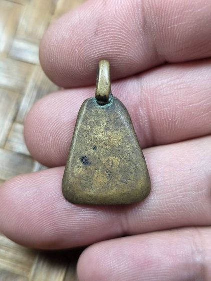 พระเหรียญจอบหลวงพ่อเงินวัดบางคลาน รูปที่ 2