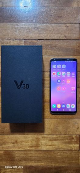 LG V30  