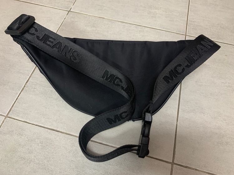 Mc JEANS กระเป๋าสะพาย มือสอง ทรงสวย รูปที่ 2