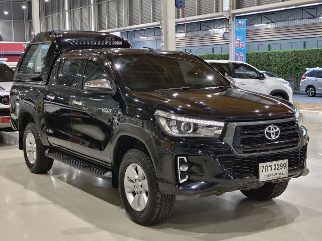 รถ Toyota Hilux Revo 2.4 E Prerunner สี ดำ