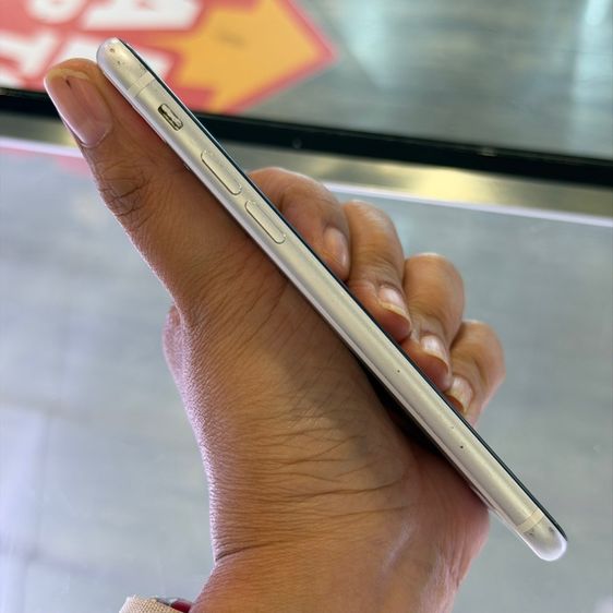 iPhone SE 2020 128GB สีขาว เครื่องศูนย์ โมเดลTH 🔥🔥 รูปที่ 3