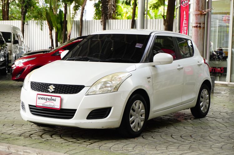 รถ Suzuki Swift 1.2 GL สี ขาว