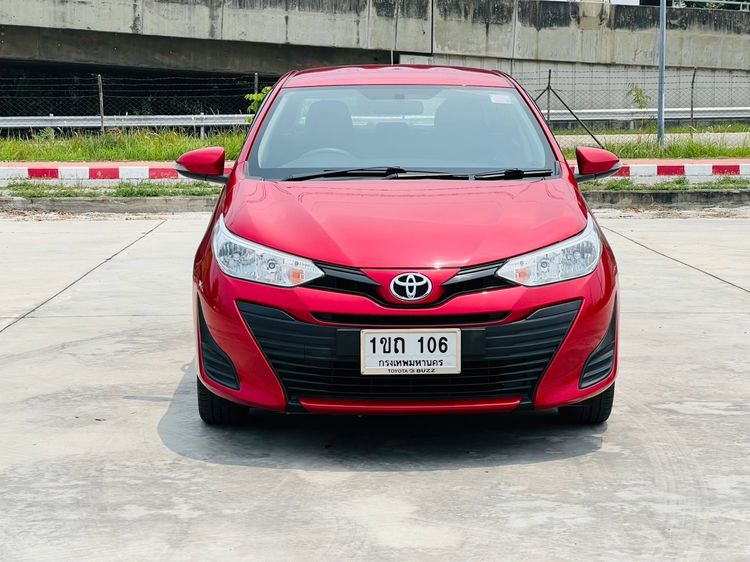 Toyota Yaris ATIV 2017 1.2 E Sedan เบนซิน เกียร์อัตโนมัติ แดง รูปที่ 2