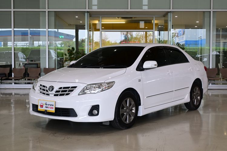 รถ Toyota Altis 1.8 E สี ขาว
