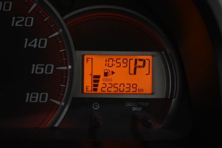 Toyota Avanza 2012 1.5 S Sedan เบนซิน ไม่ติดแก๊ส เกียร์อัตโนมัติ ขาว รูปที่ 4